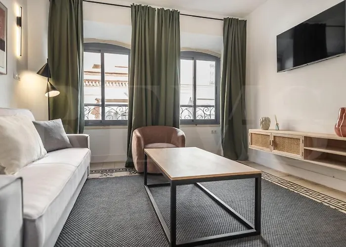 Sophisticated Apartment With Terrace By Rems